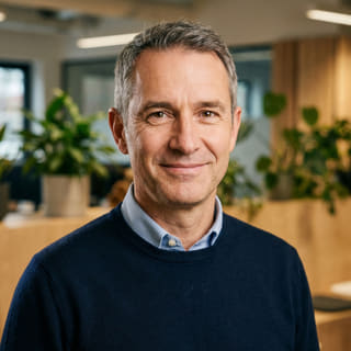 Foto del profilo di James Mitchell, presentato nel ruolo di Amministratore Delegato di Coniazzura